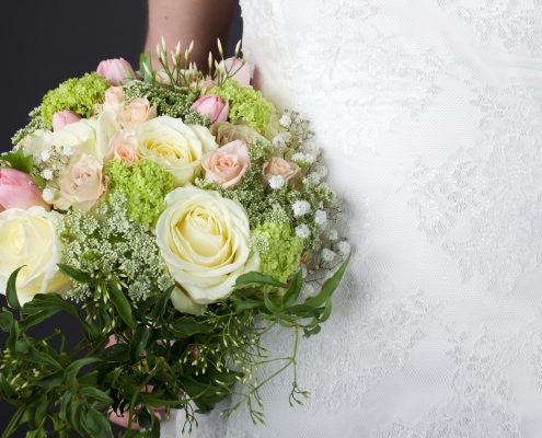 wedding bouquet flowers - Tied posy
