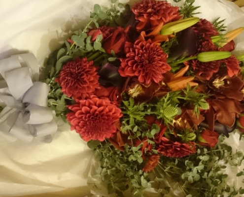wedding bouquet flowers - Overarm
